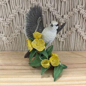 Lenox "Whiskey-Jack" fine porcelain bird figurine *DAMAGED